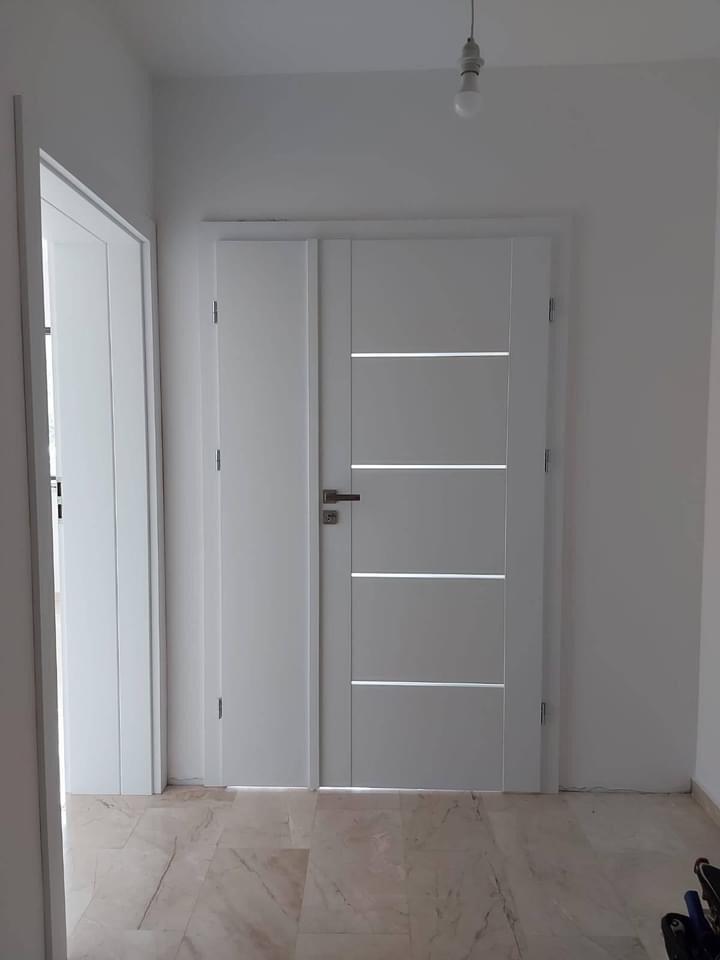 Ușă de interior cu panou lateral