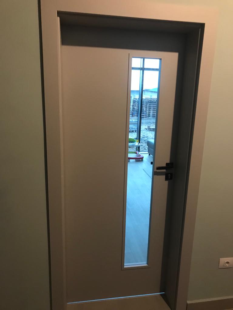 Ușă de interior cu geam